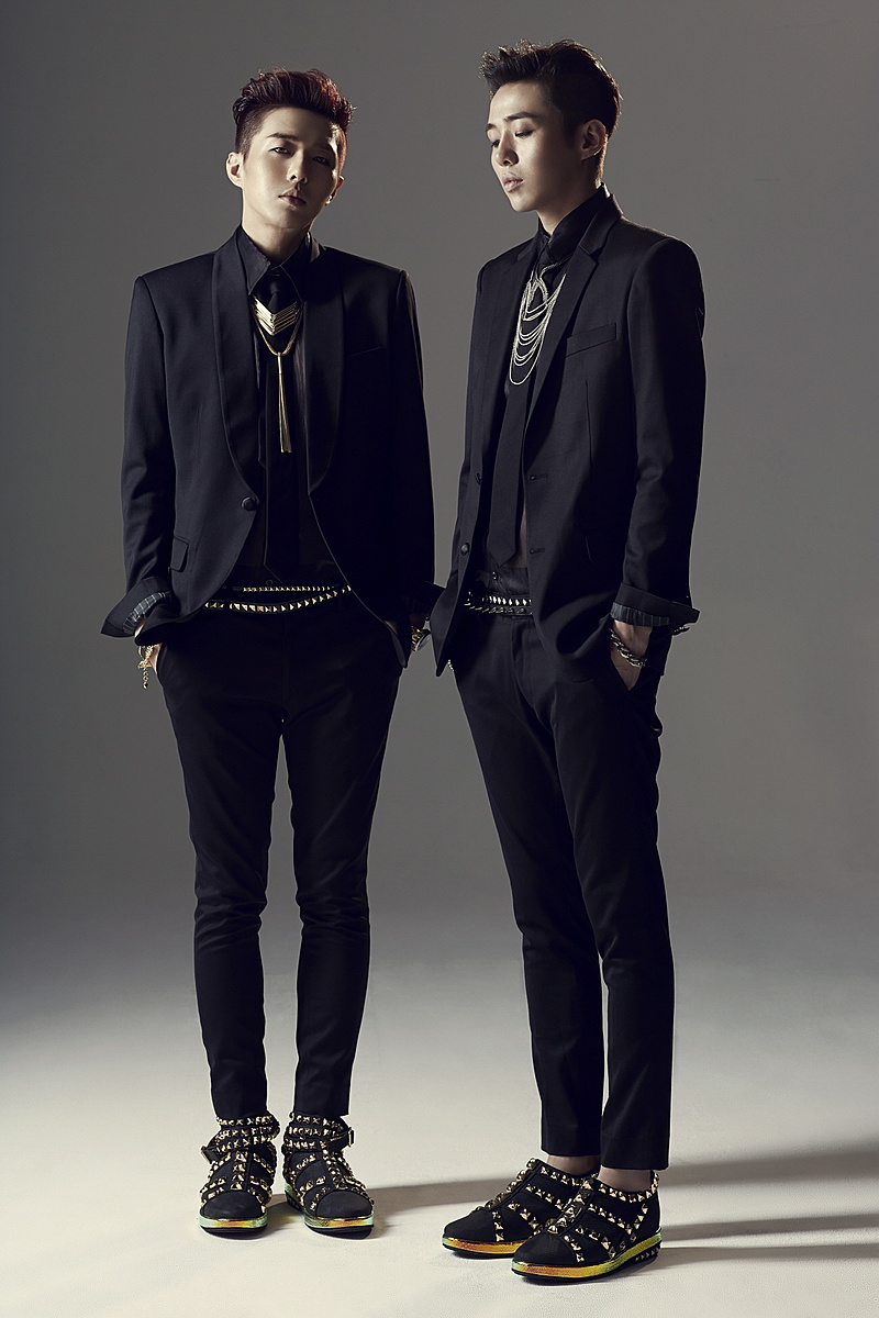 原名tasty,大龙小龙,中国内地男子流行演唱组合,由 a target="_blank"