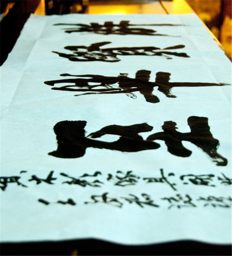 健康"的家居生活方式,以"家居让生活更美好"为己任,遵循"客户至上