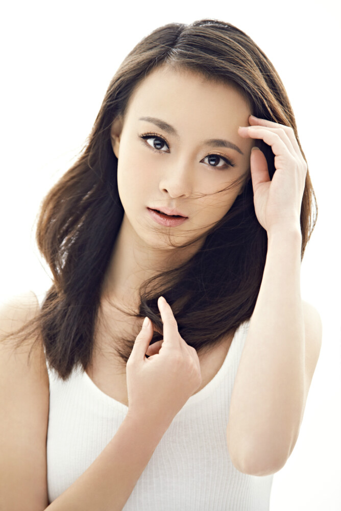  p data-id="go0drtwy74">陈垚(陈佩珊),中国内地女演员,毕业于 a