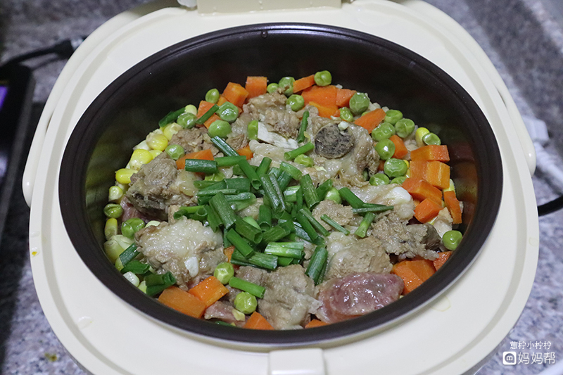 电饭煲排骨煲仔饭