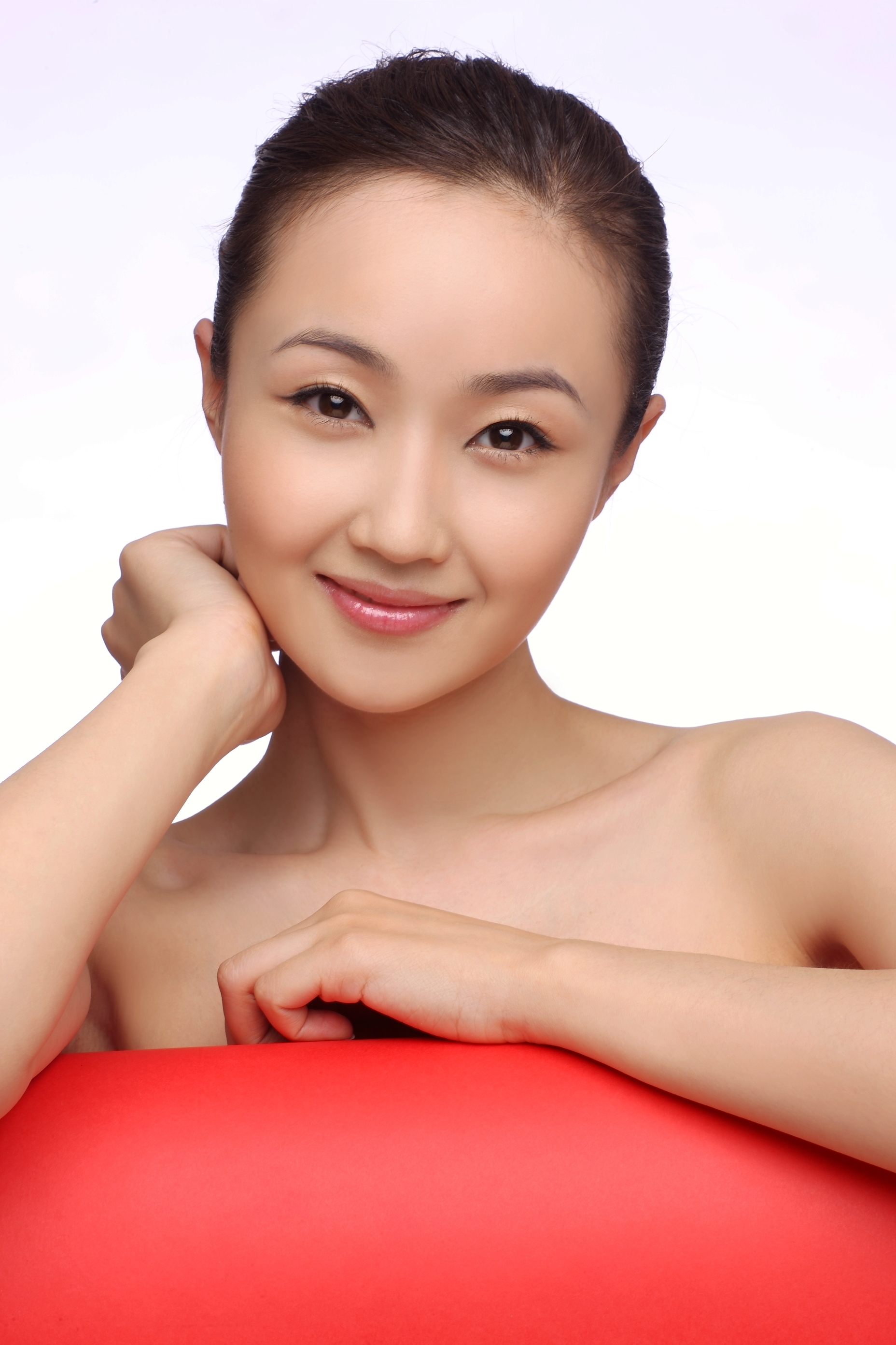  p>尹馨梓,1985年8月26日出生于天津市,毕业于 a target="_blank"