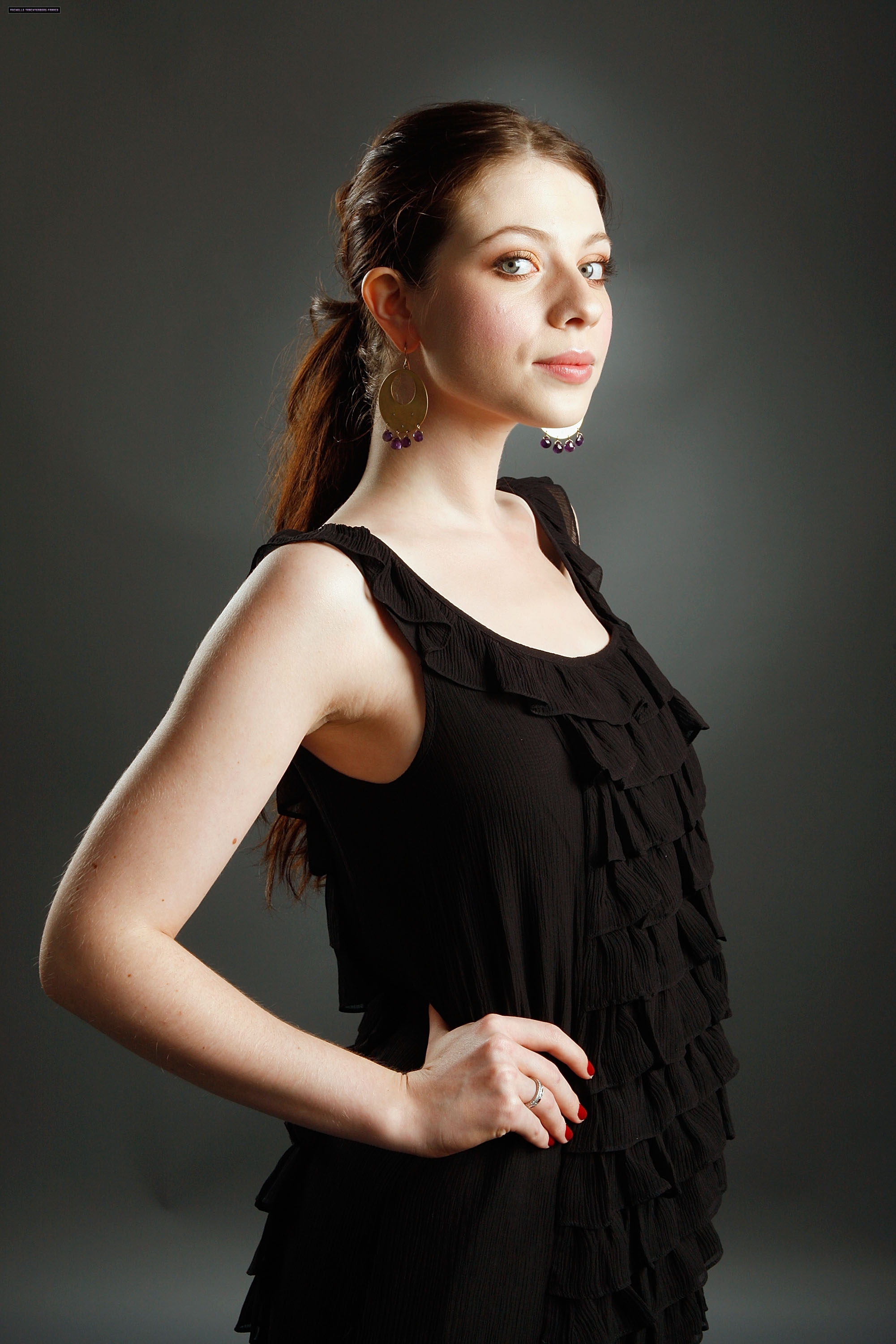  p>米歇尔·崔切伯格(michelle trachtenberg),1985年10月11日出生在