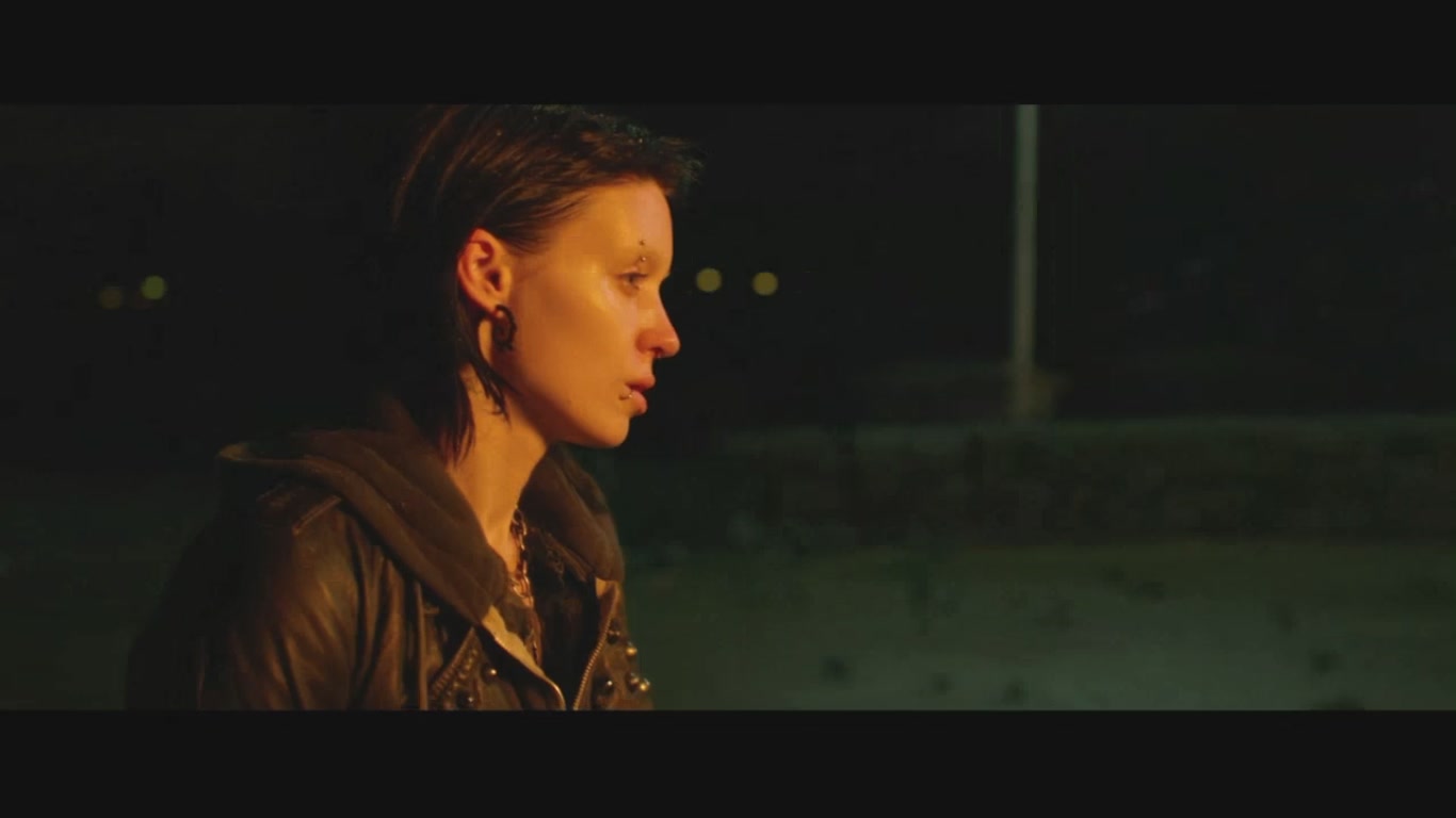  p>《龙纹身的女孩》( i>the girl with the dragon tattoo /i>)是 a