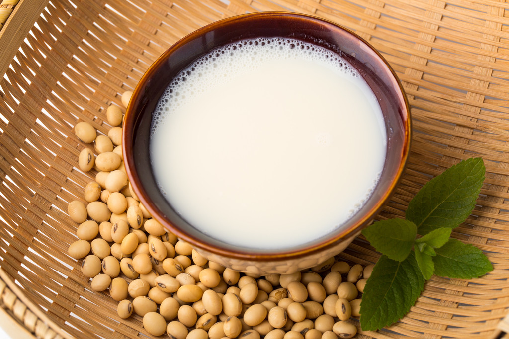  p>豆浆(soybean milk),中国汉族传统 a target="_blank" href="/item