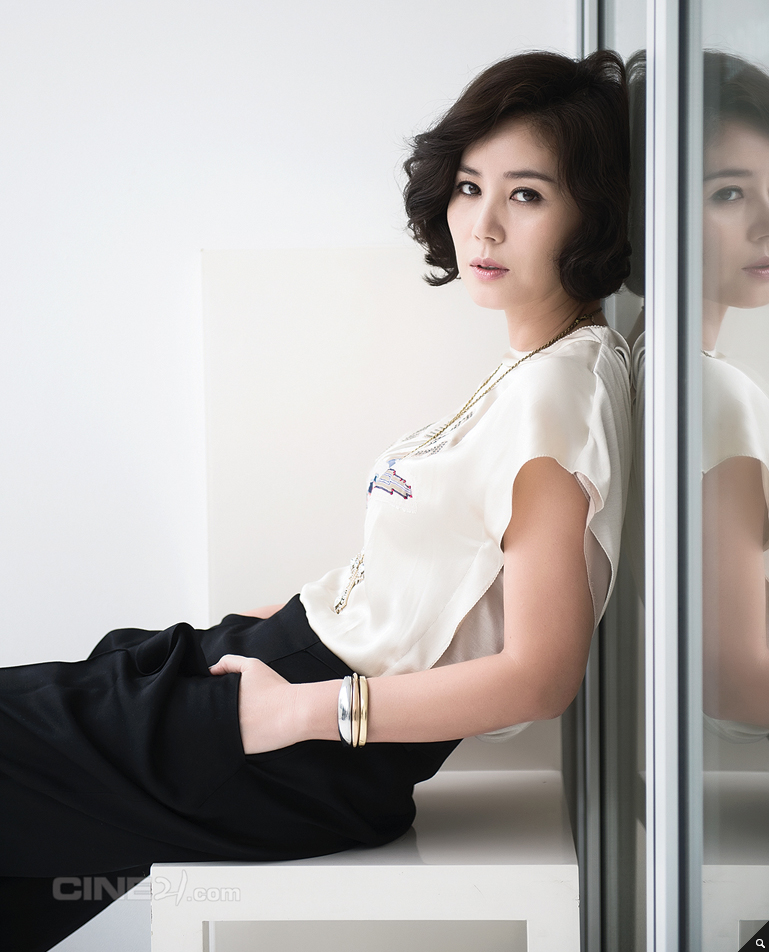  p>金成铃(         ),1967年2月8日出生于首尔,韩国女演员,毕业于