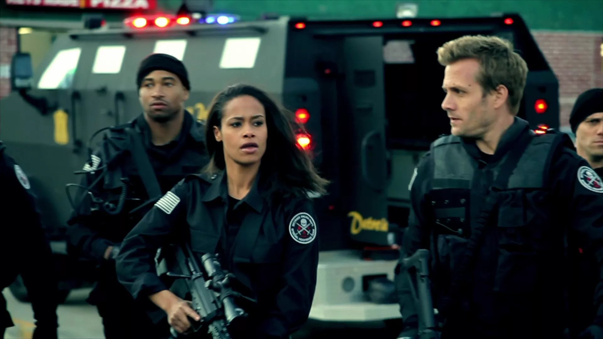 反恐特警组:火速救援