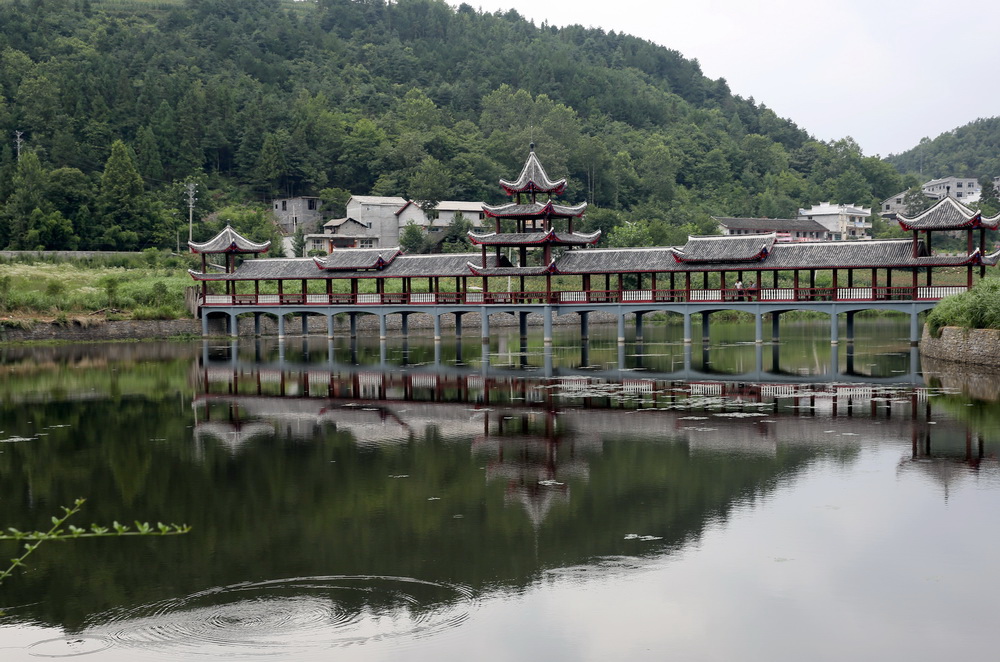 小西湖,位于湖北省<a target="