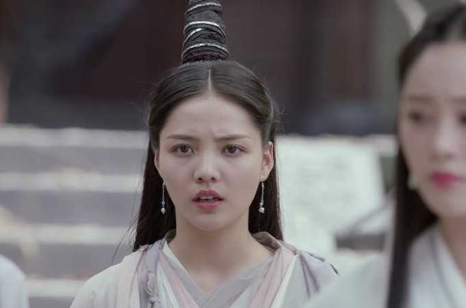 贝锦仪