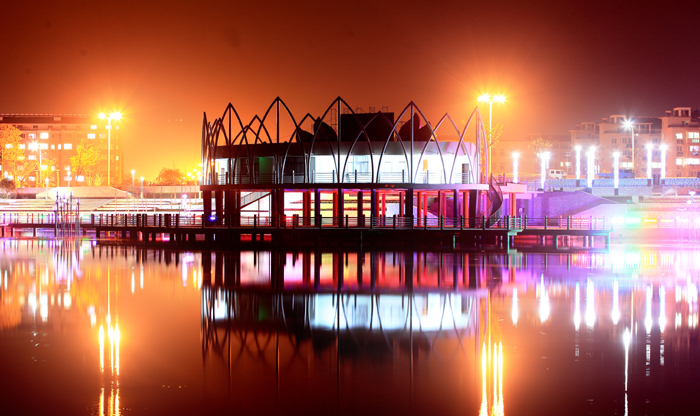  p data-id="go0tnjssfn">荷花广场是位于江苏省金湖县城淮河路与衡阳