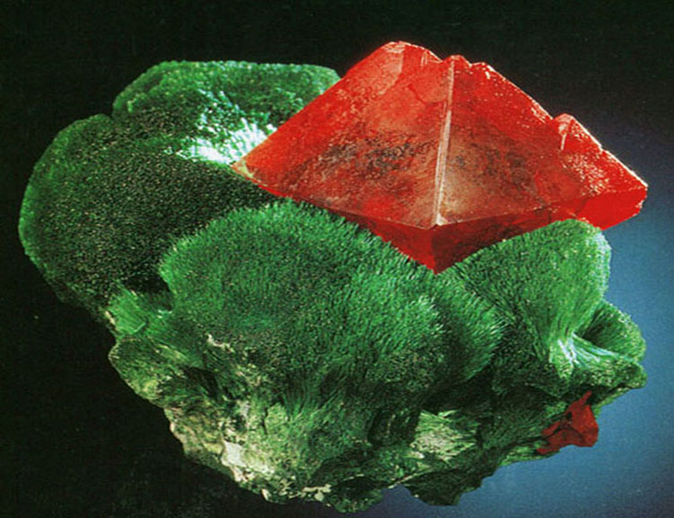  p>赤铜矿(cuprite),化学成分为 a href="#">氧化亚铜 /a>的 a href="