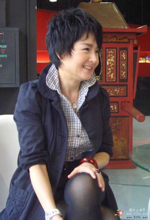  p>恬妞,原名朱凯莉,祖籍苏州,1958年1月23日生于台湾省,中国香港女