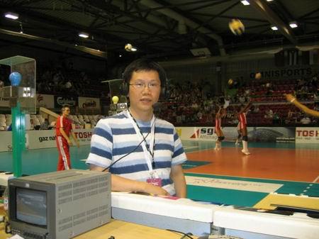  p>邵圣懿,1982年12月4日出生于江苏省无锡市,中国内地男主持人,毕业