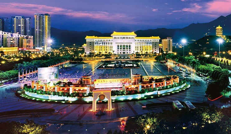  p data-id="gnxav412dm">长安广场位于东莞市 a target="_blank"