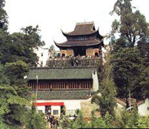 肉身殿北大门