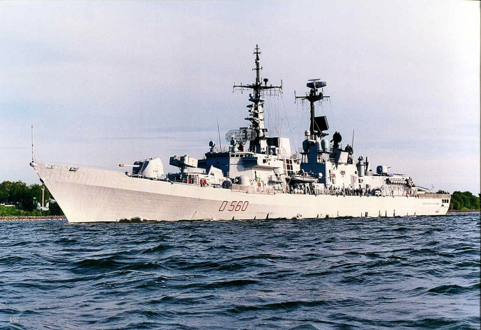  p>德·拉·潘尼级驱逐舰是意大利产的多功能驱逐舰,首舰1993年服役