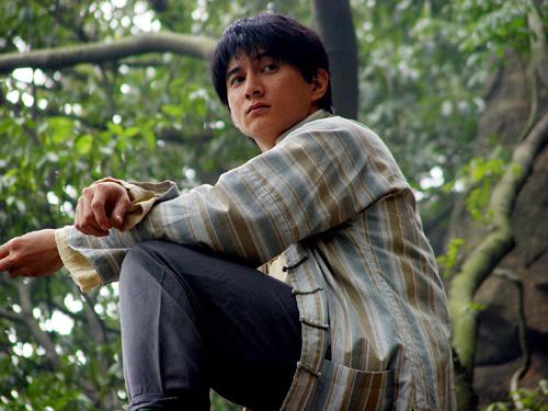  p>《风满楼》是2004年出品的民国剧情电视剧,该剧由 a target="