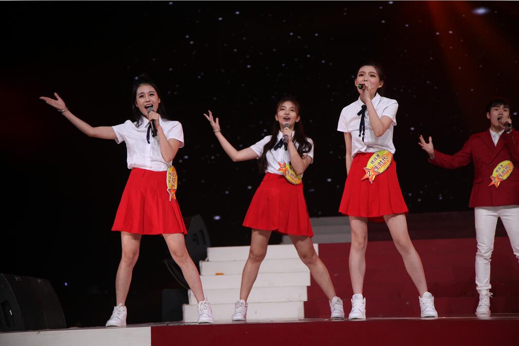 >练习生组合,国内首个男女混合 a target="_blank" href="/item/偶像