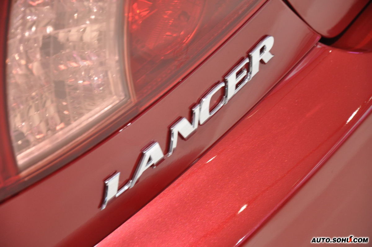  p>三菱蓝瑟是东南汽车推出的三菱车标轿车,属国产车,市场定位在 a