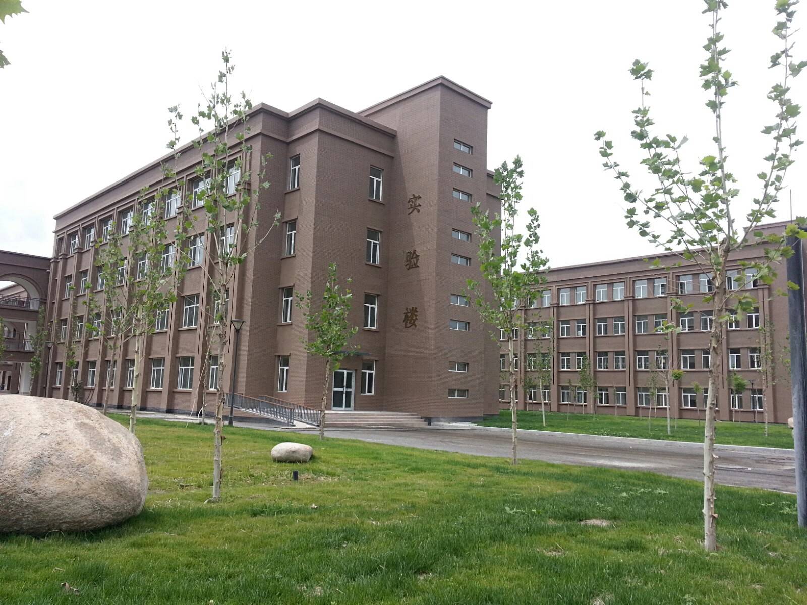 阿克苏市高级中学