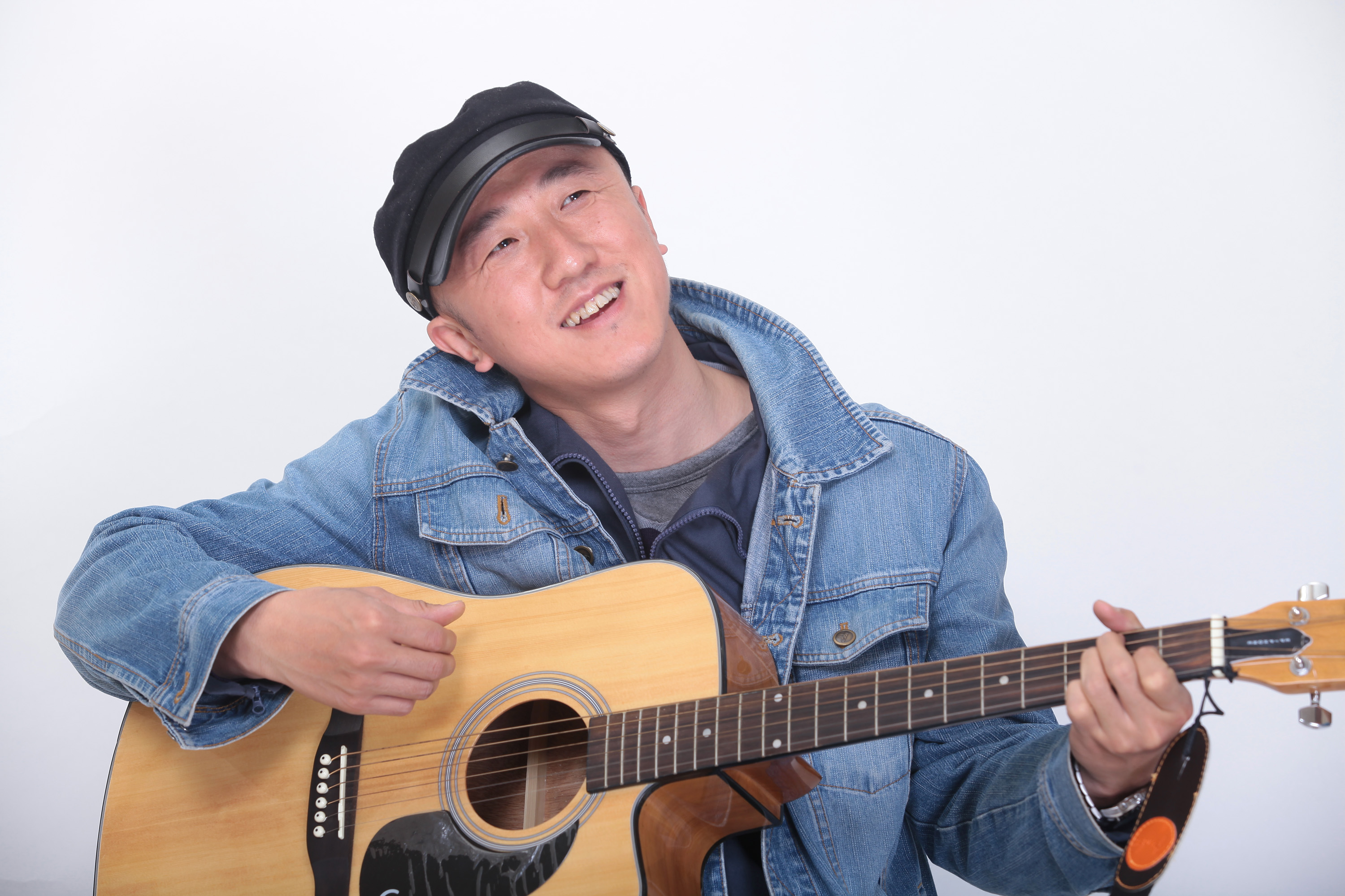  p data-id="gnwjanr5k7">佟骏,中国内地男演员,毕业于 a target="