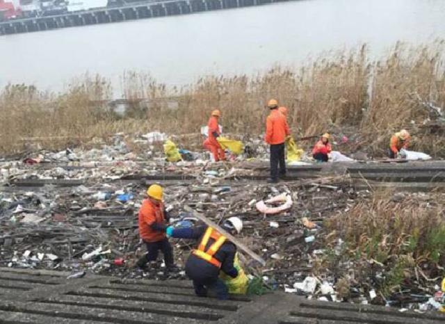  p>10·12长江跨省倾倒危废案是指2017年10月12日,长江安徽段铜陵市