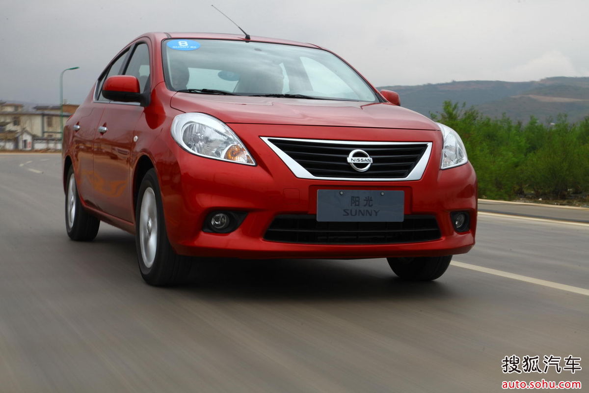  p>日产阳光是日产公司的阳光系列轿车,历史 a href="#">悠久 /a>.