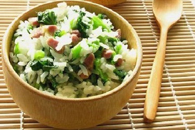 h6rs8">黄山菜饭位于<a target="