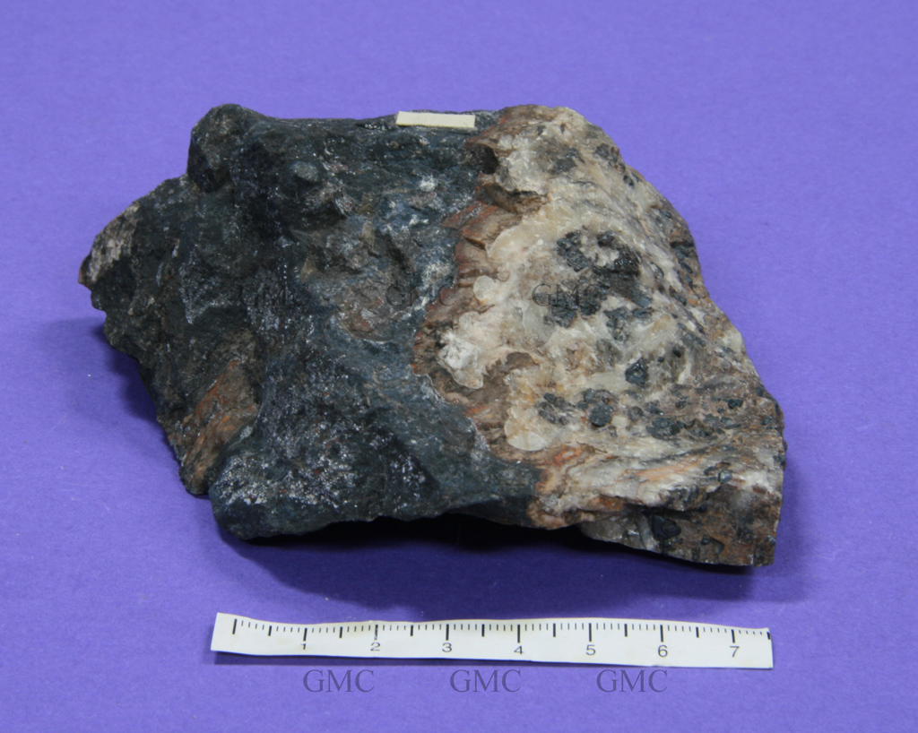  p>黑铜矿(tenorite),化学式为cuo,是一种 a href="#" data-lemmaid="