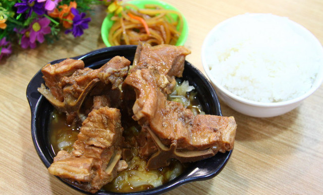排骨精秘制排骨饭