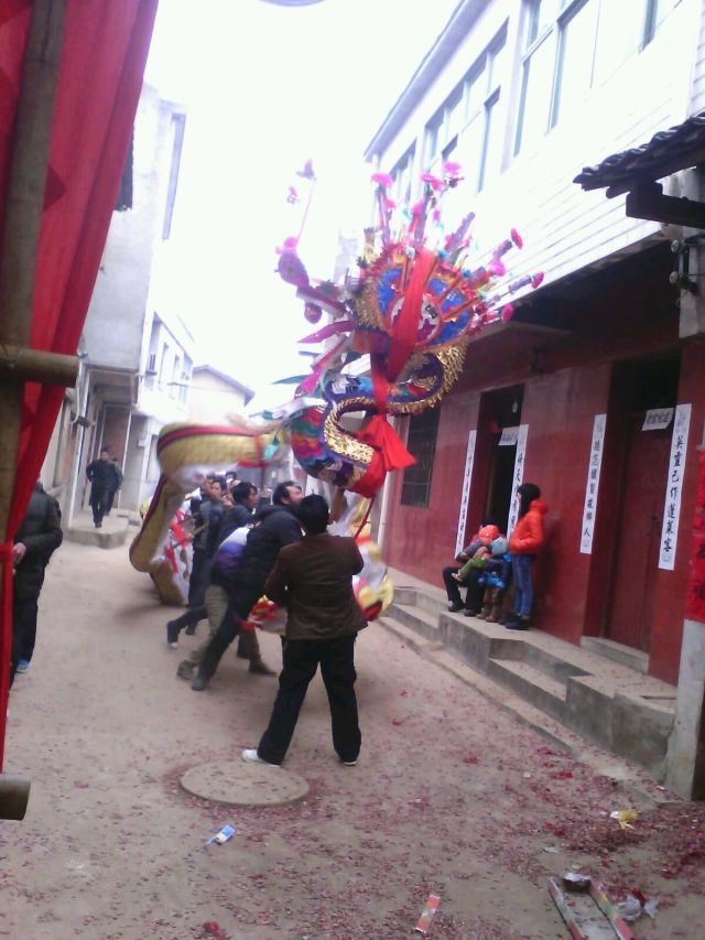 杨店龙灯一直是湖北孝感地区龙舞文化中的佼佼者,因其龙头巨大故又称