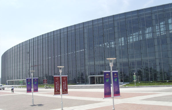 p>芜湖国际会展中心位于安徽省芜湖市弋江区,是芜湖2006年城市建设的