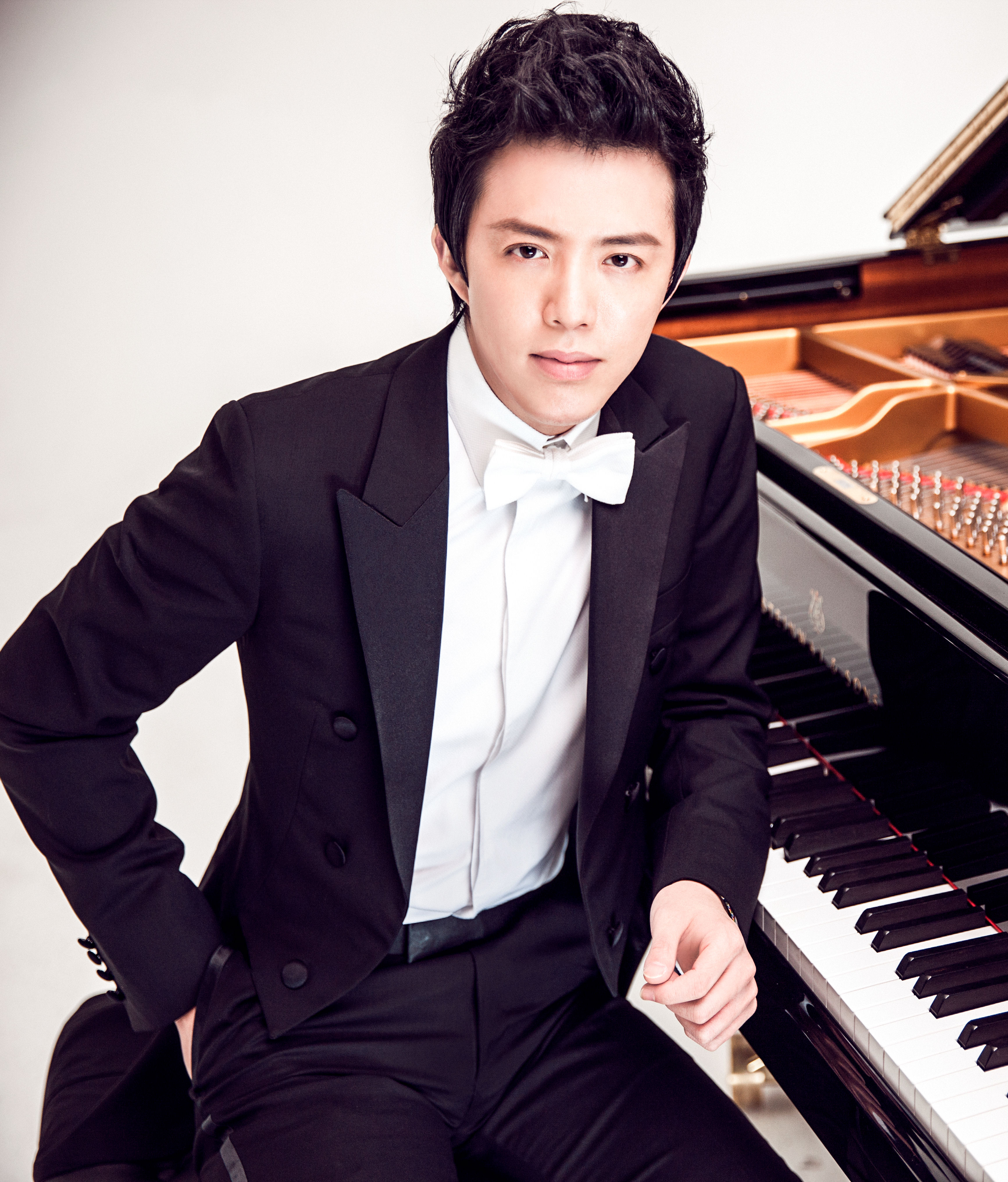  p>李云迪(yundi),1982年10月7日出生于中国重庆,钢琴演奏者.