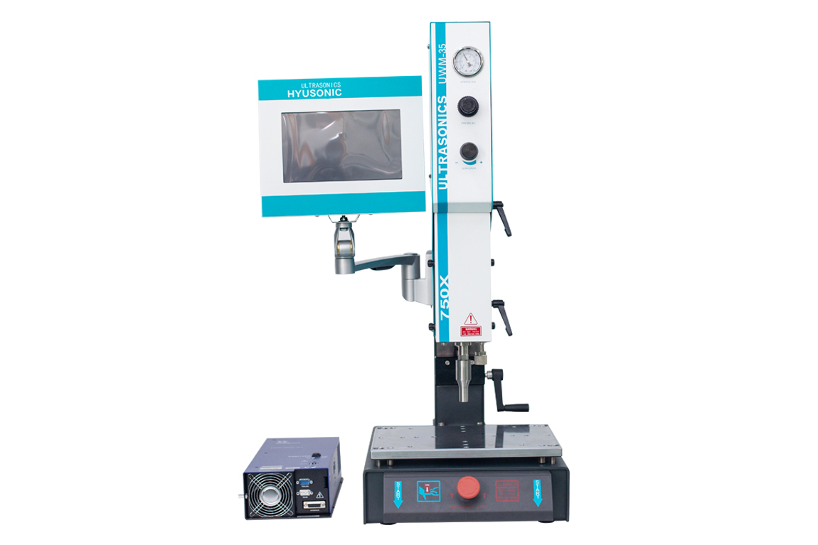  p data-id="gnb7rh1cea">超声波焊机,工业焊接设备,原理是由发生器