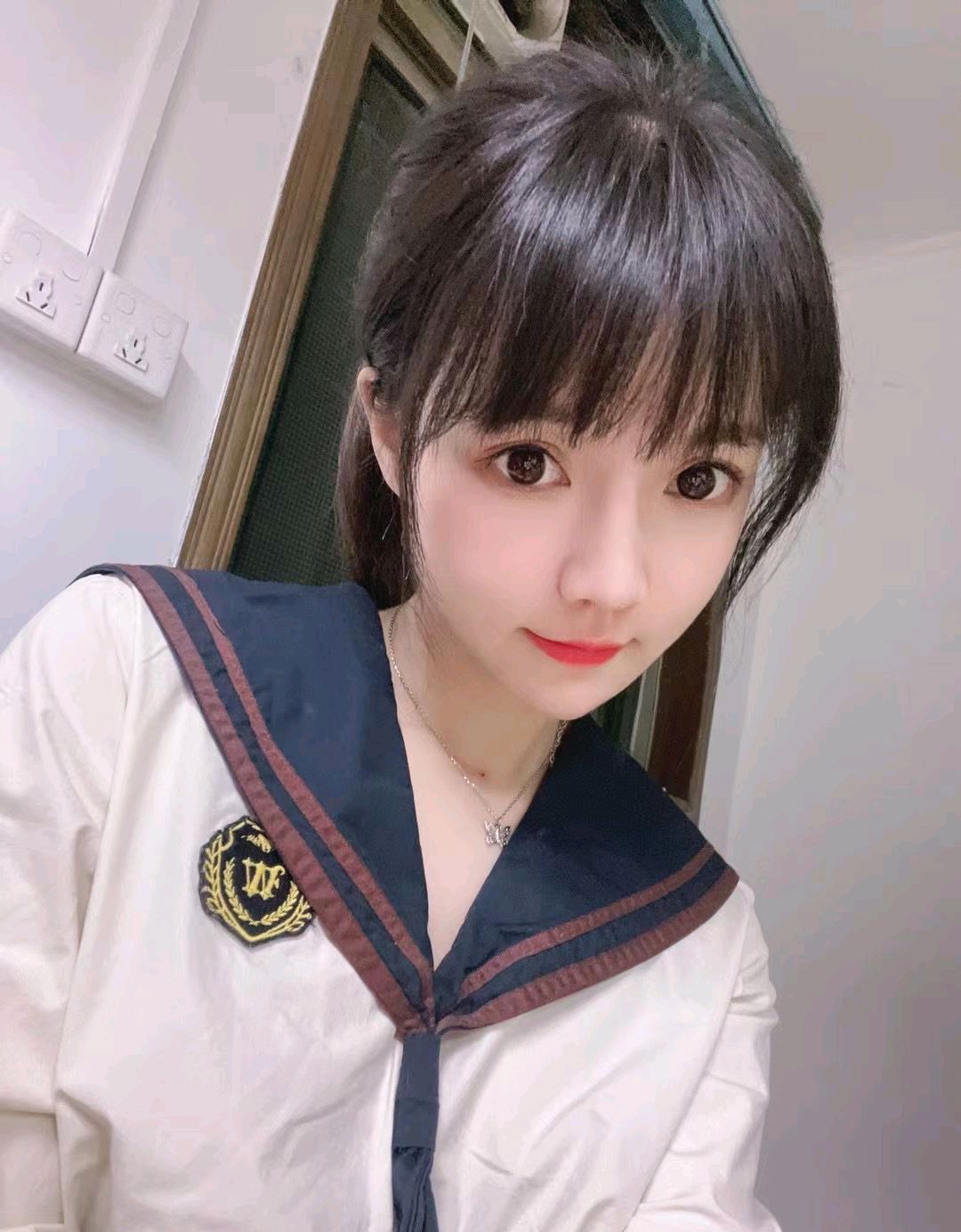  p data-id="gnvg9ukbnb">饭思思,出生于江西省