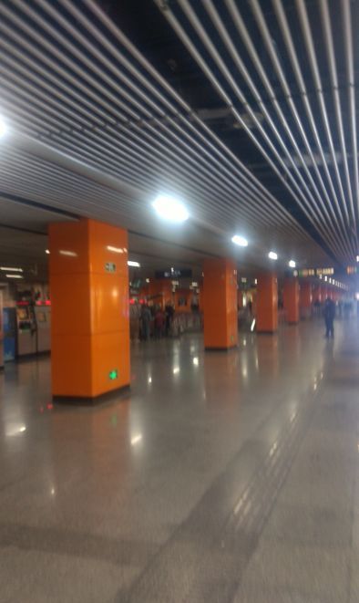 南京东路河南中路口,是 a target="_blank" href="/item/上海申通地铁