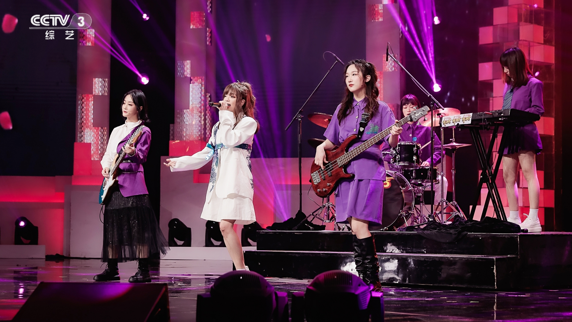  p data-id="2hwpl3kd4fv">梦天使女子乐队,中国内地国风摇滚女子乐队