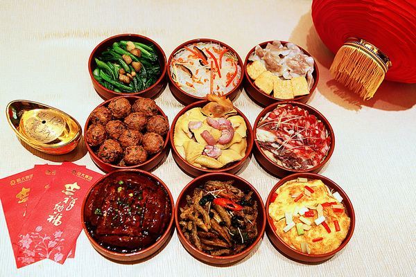  p data-id="gnwpuoqc63">"九大簋"是广东的春节客家传统宴席之一