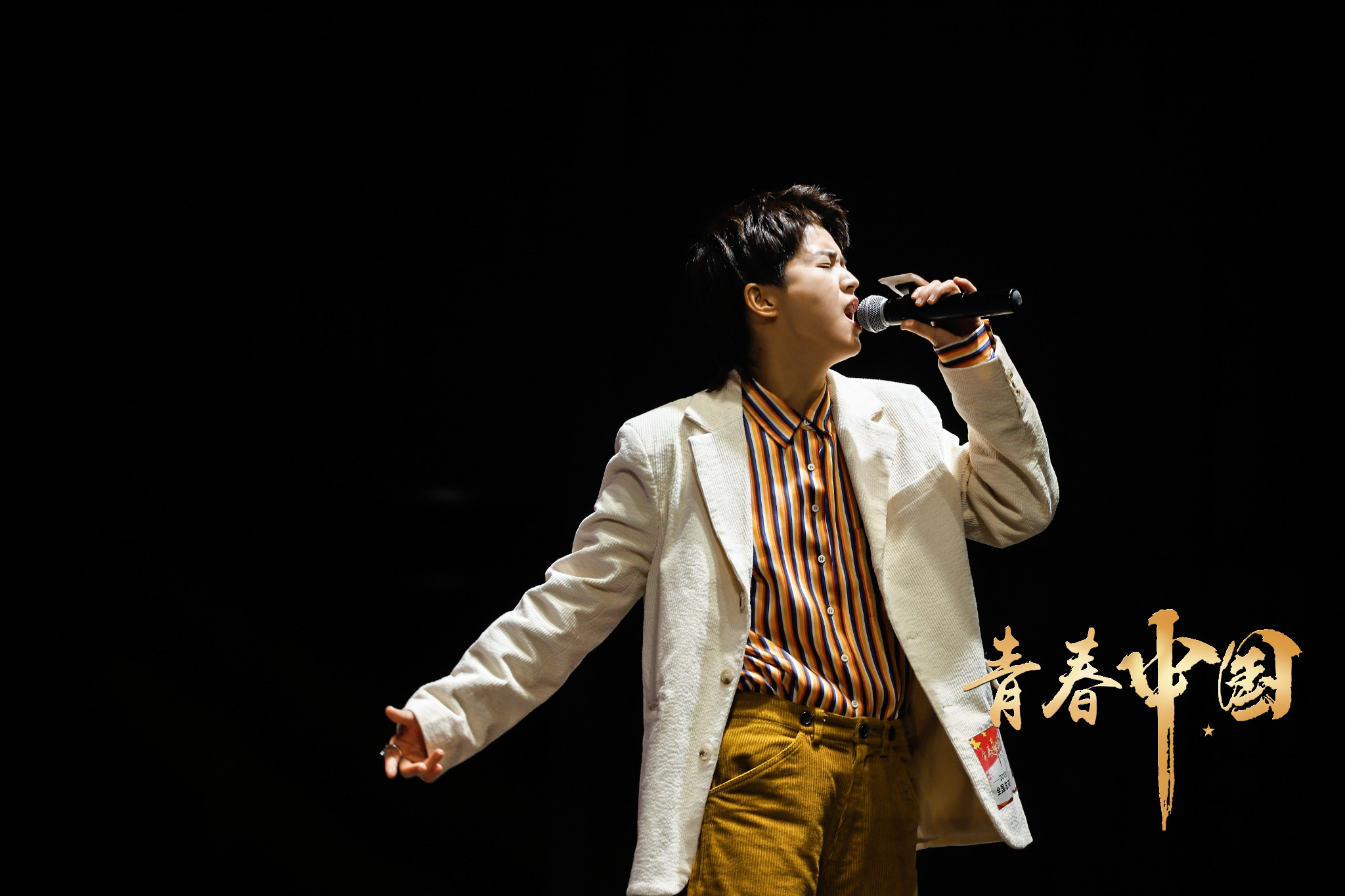 九零后自由音乐人,现为乐娱星映签约艺人,2017年获第五季万达好声音总