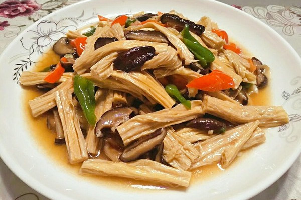 双耳腐竹香菇小炒