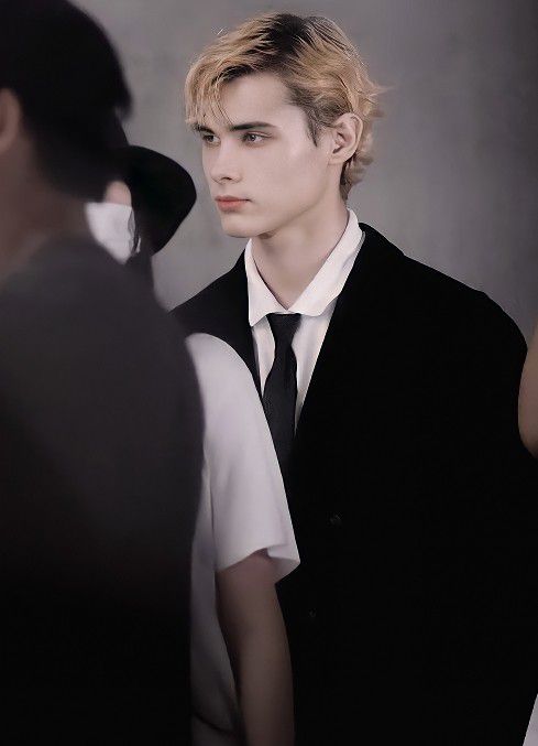  p data-id="2hq5simfhbk">利路修(lelush)