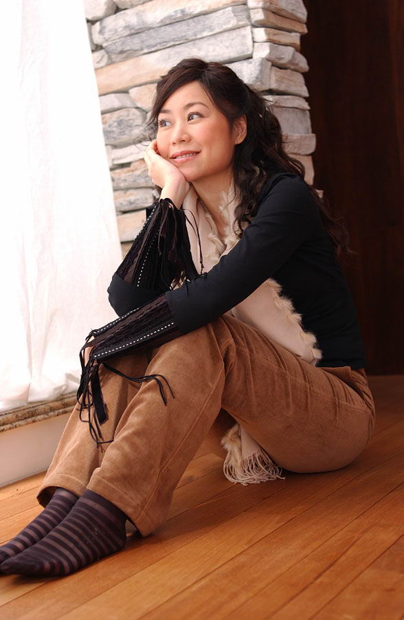  p data-id="go016unxiz">《新宿物语》是林志美演唱的歌曲,由林振强