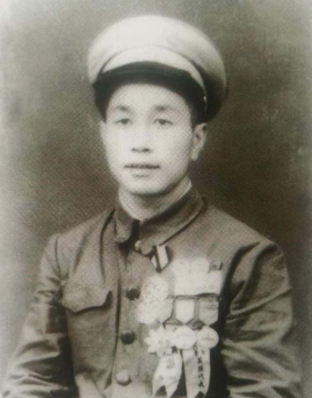 长津湖战役结束，战斗英雄周文江立即被紧急调回，后来过得如何？_百科TA说