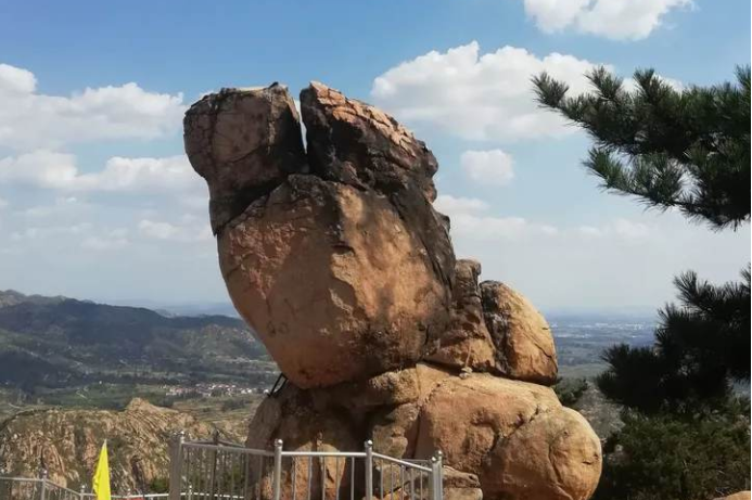房干天鸡山景区