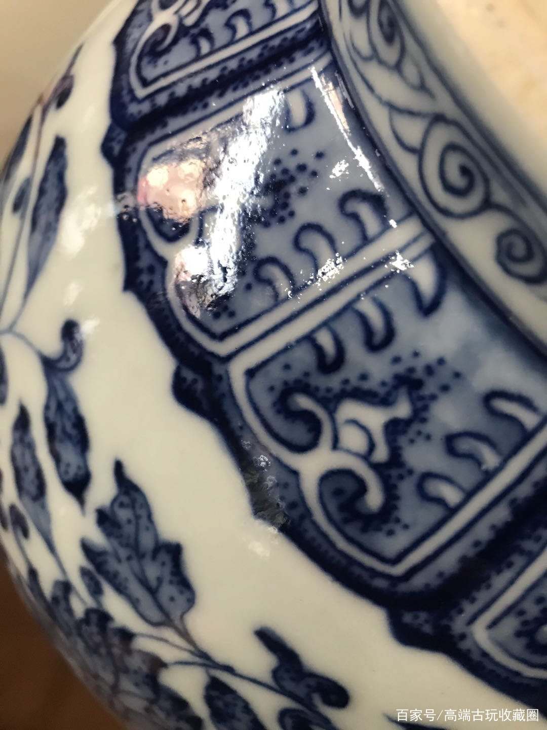 精品推荐—大清乾隆年制款青花缠枝莲纹长颈瓶_百科TA说