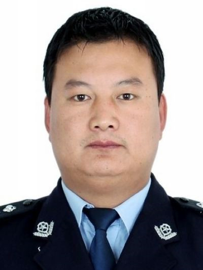 现任云南省迪庆藏族自治州维西傈僳族自治县公安局党委委员,副局长