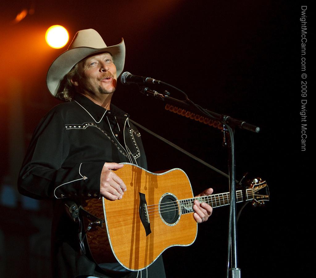 data-lemmaid="10030473">阿兰 /a>·杰克逊(alan jackson),1958年10