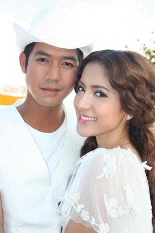  p>《旋转的爱》是2009年由teerasak phromngeun执导, a target="