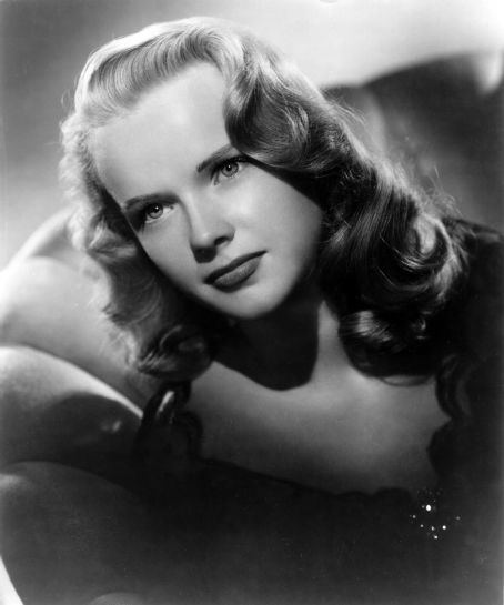  p>安妮·弗朗西斯(1930年-2011年1月3日),生于纽约州奥斯宁,5岁时即