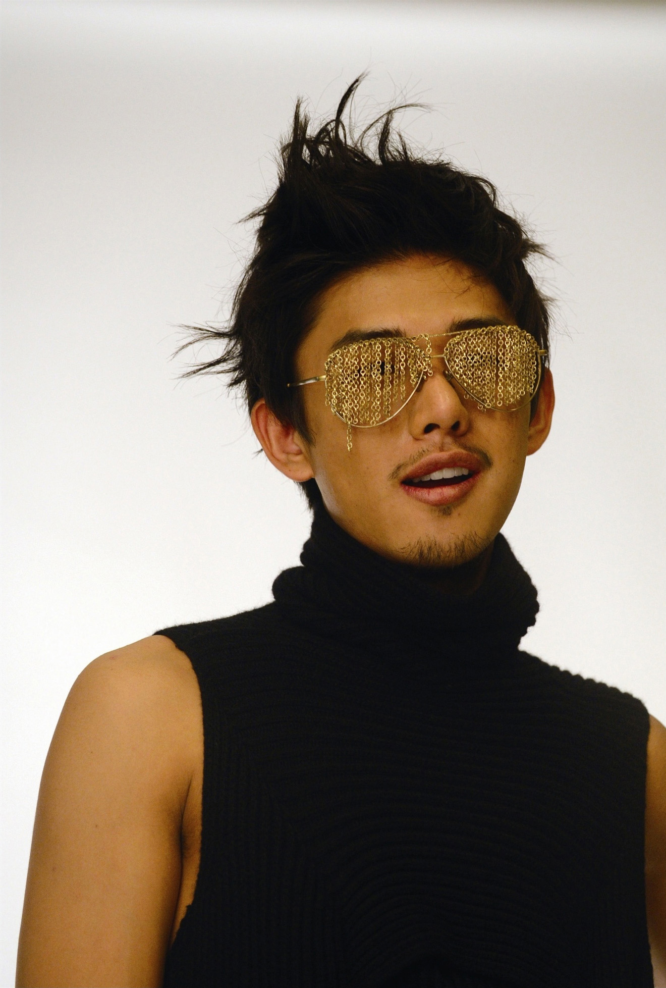 p>刘亚仁 i>(         ,yoo ah in) /i>,1986年10月6日出生于韩国大邱