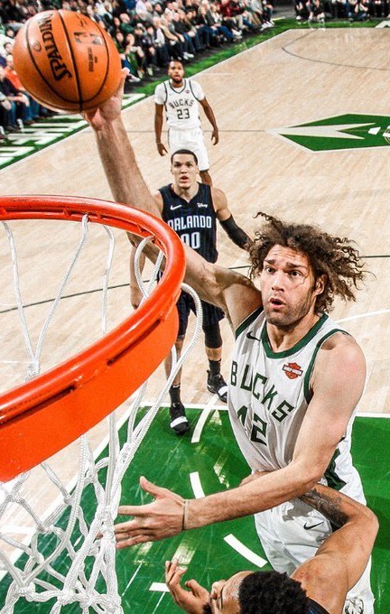  p>罗宾·洛佩斯(robin lopez),1988年4月1日出生于 a target="_blank